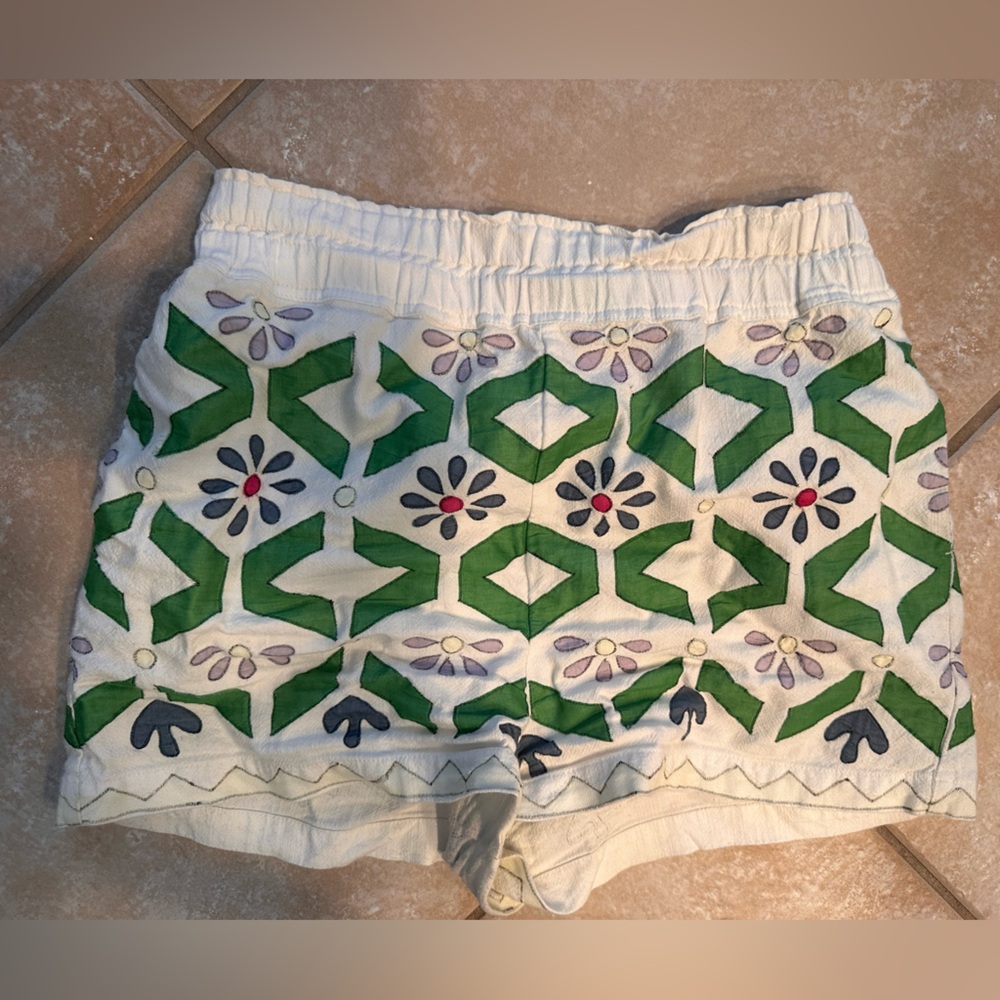 Anthropologie Green and Cream Patterned Women Shorts